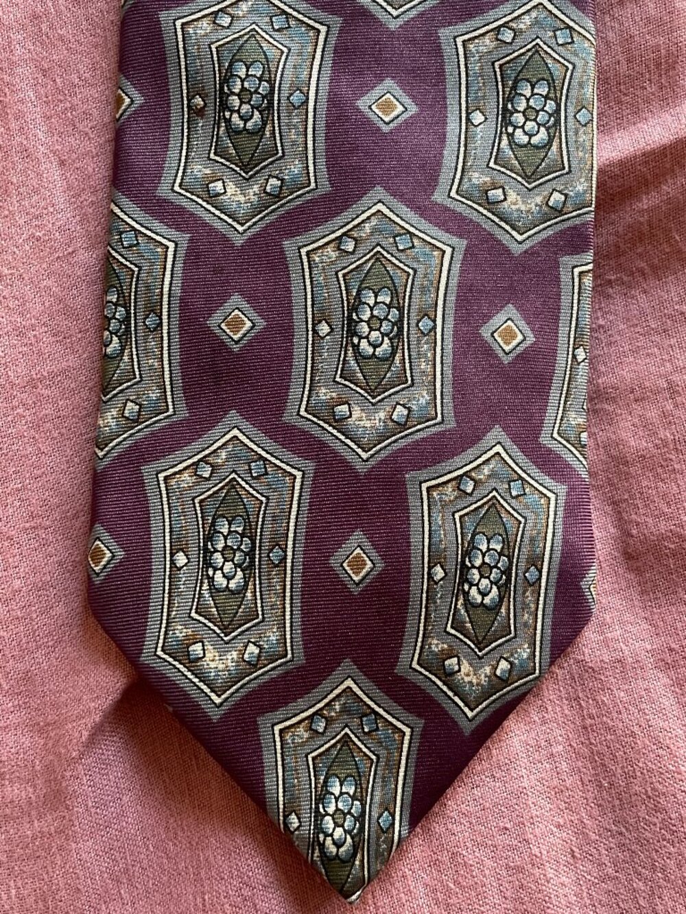 Vintage Christian Dior Burgundy All Silk Geometric Woven Designer Men's Tie